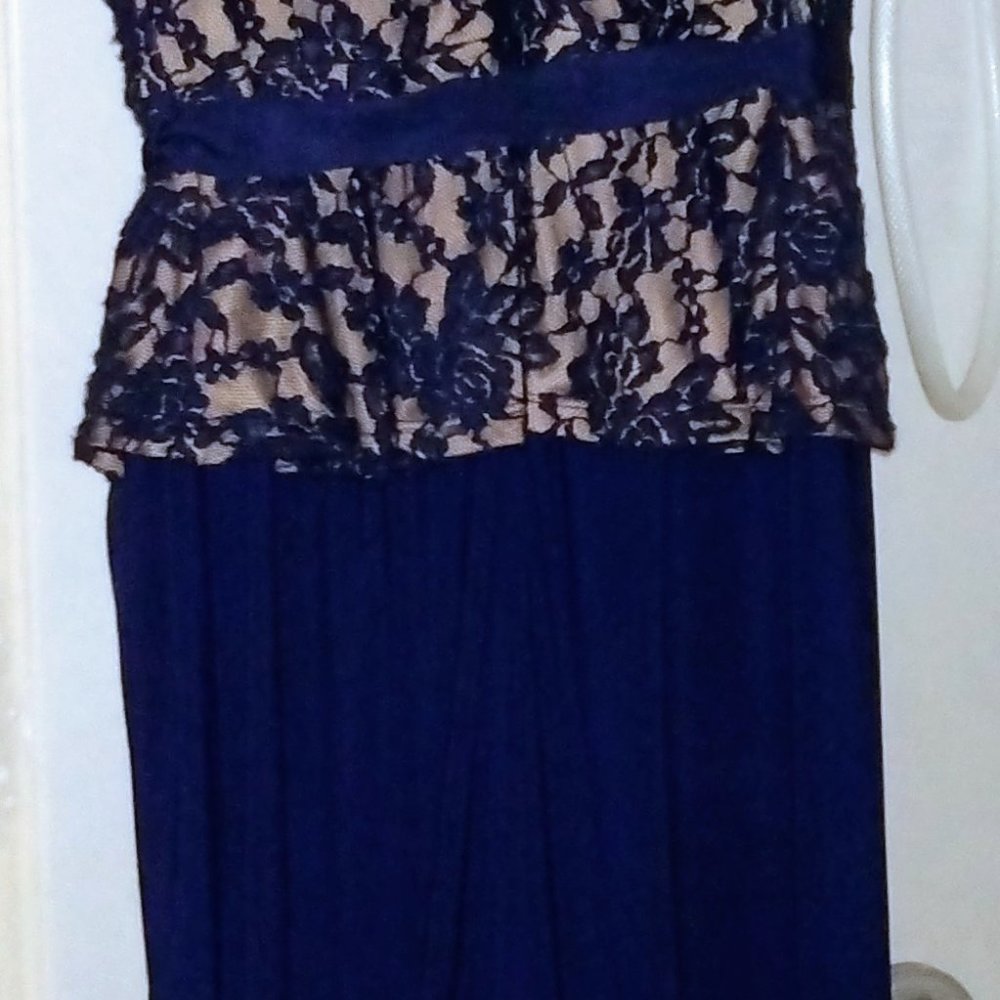 Dress - Picture 2 of 2